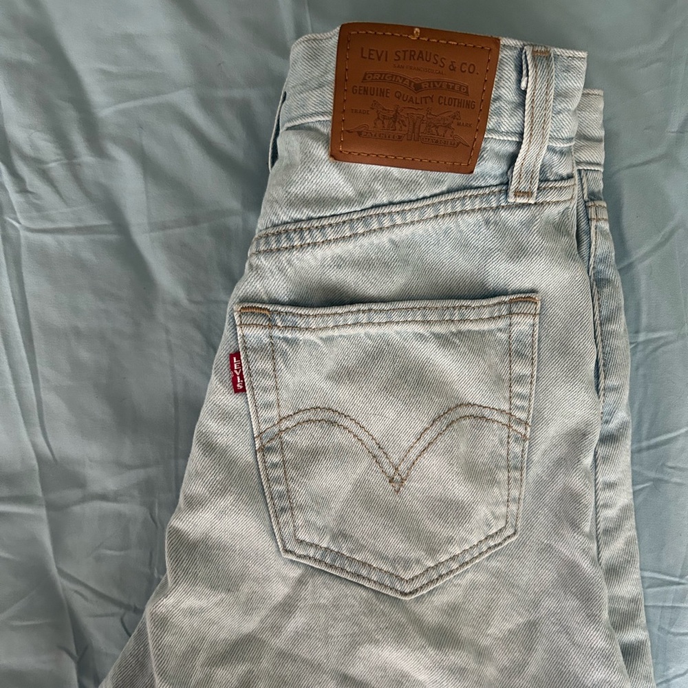 levi shorts